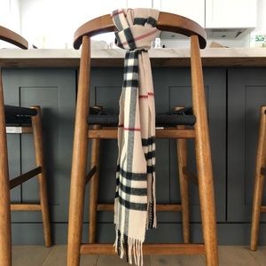 BURBERRY Cashmere Scarf